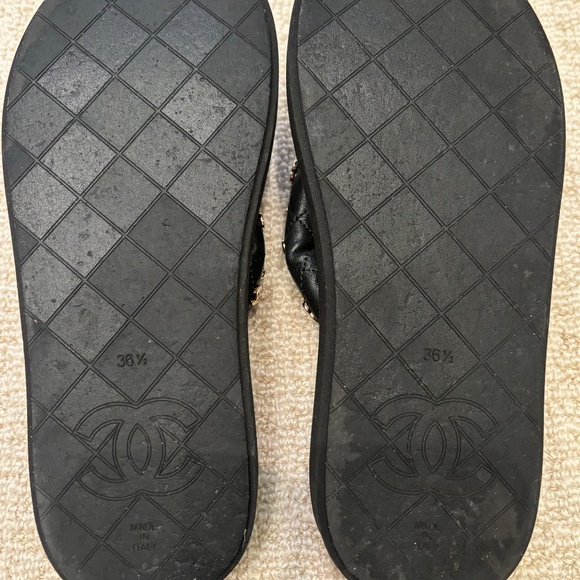 CHANEL Black Quilted Charms Thong Sandals, Size 36.5 - Picture 4 of 6